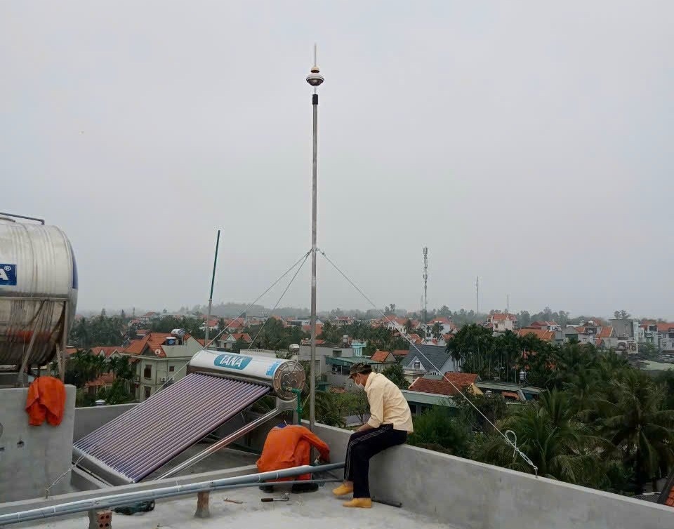 Lắp đặt kim thu sét PEX 220 cần tuân thủ đúng vị trí và chiều cao để tối ưu hiệu quả bảo vệ Lắp đặt kim thu sét PEX 220 cần tuân thủ đúng vị trí và chiều cao để tối ưu hiệu quả bảo vệ