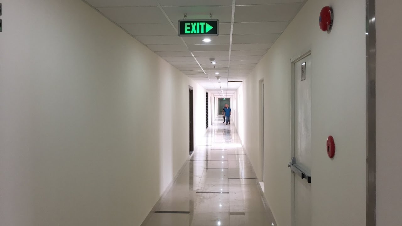 Đèn exit khẩn cấp là thiết bị chuyên dụng giúp chỉ dẫn lối thoát hiểm khi mất điện hoặc cháy nổ.