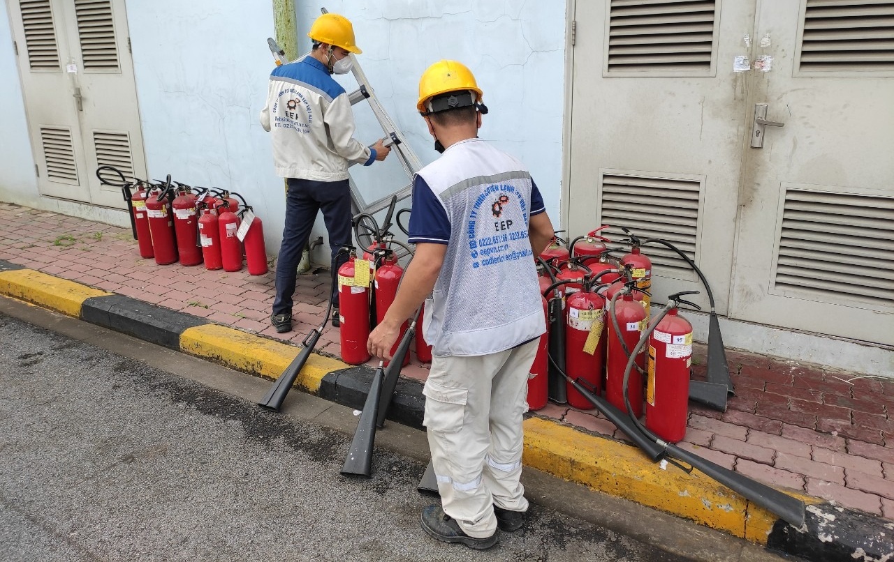 Giá nạp sạc bình chữa cháy CO2 phụ thuộc vào dung tích từng loại bình cụ thể khác nhau