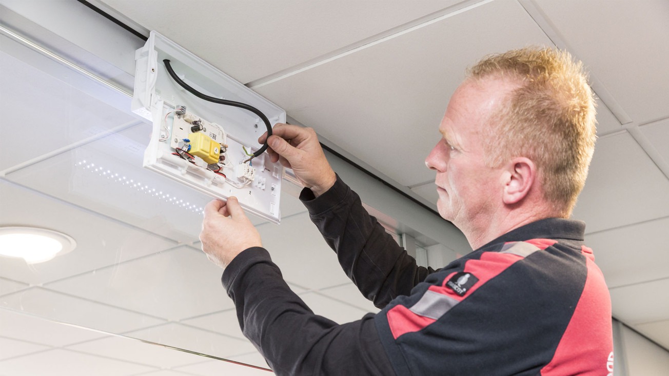 Dịch vụ hậu mãi là yếu tố then chốt giúp người mua yên tâm khi chọn mua thiết bị