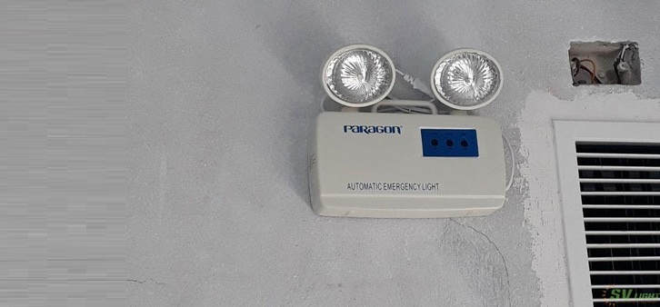 Một số thương hiệu đèn chiếu sáng sự cố được nhiều người đánh giá cao