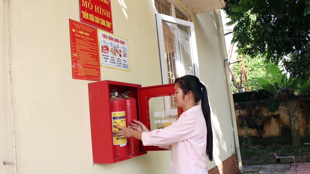 Khi xảy ra cháy, cần nhanh chóng mở khóa tủ Khi xảy ra cháy, cần nhanh chóng mở khóa tủ