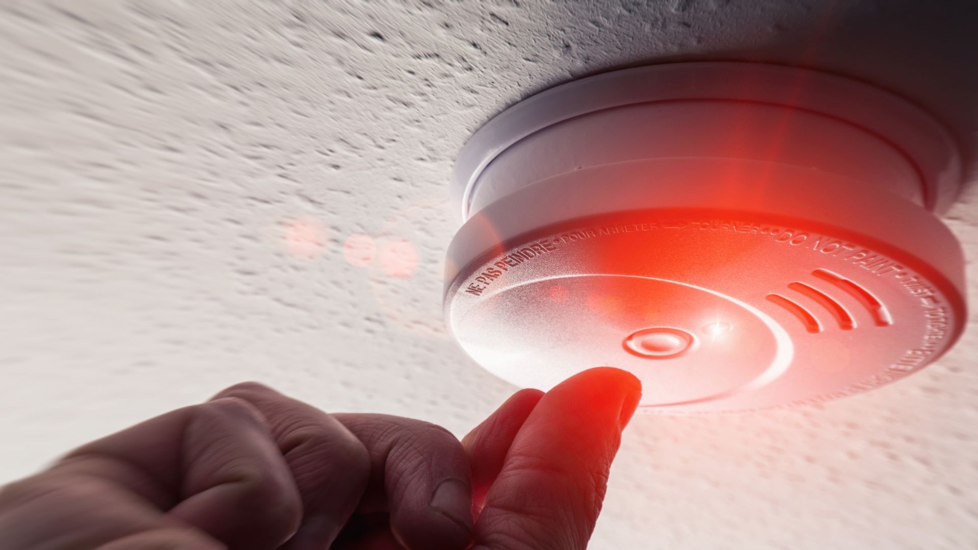 Đầu báo nhiệt cố định Hochiki được thiết kế để phát hiện nhiệt độ tăng vượt ngưỡng cho phép