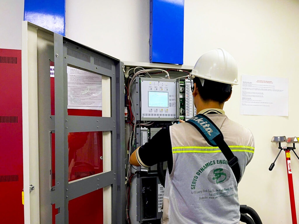 Trong quá trình thi công hệ thống PCCC, việc lắp đặt trung tâm điều khiển rất quan trọng và cần thiết