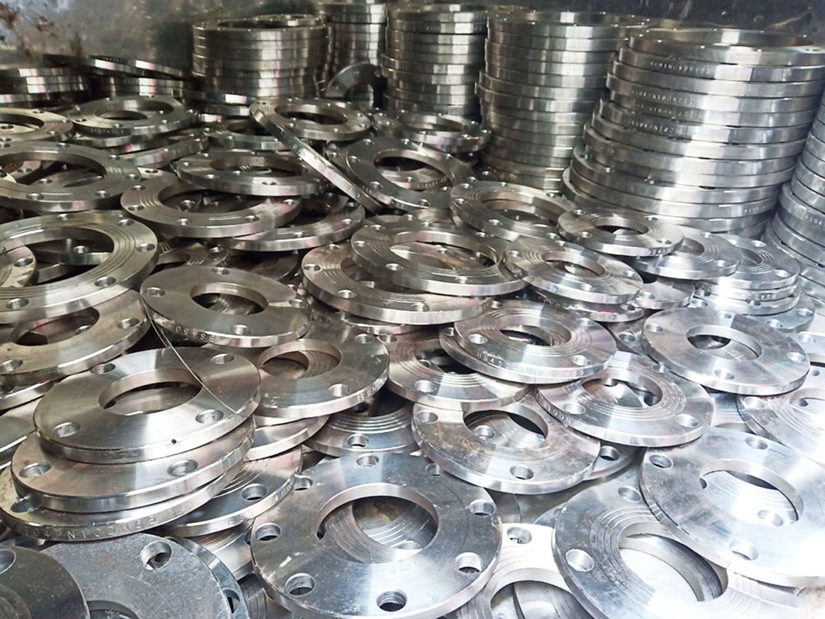 Mặt bích được sản xuất theo các tiêu chuẩn kỹ thuật chặt chẽ để đảm bảo tính đồng bộ cao