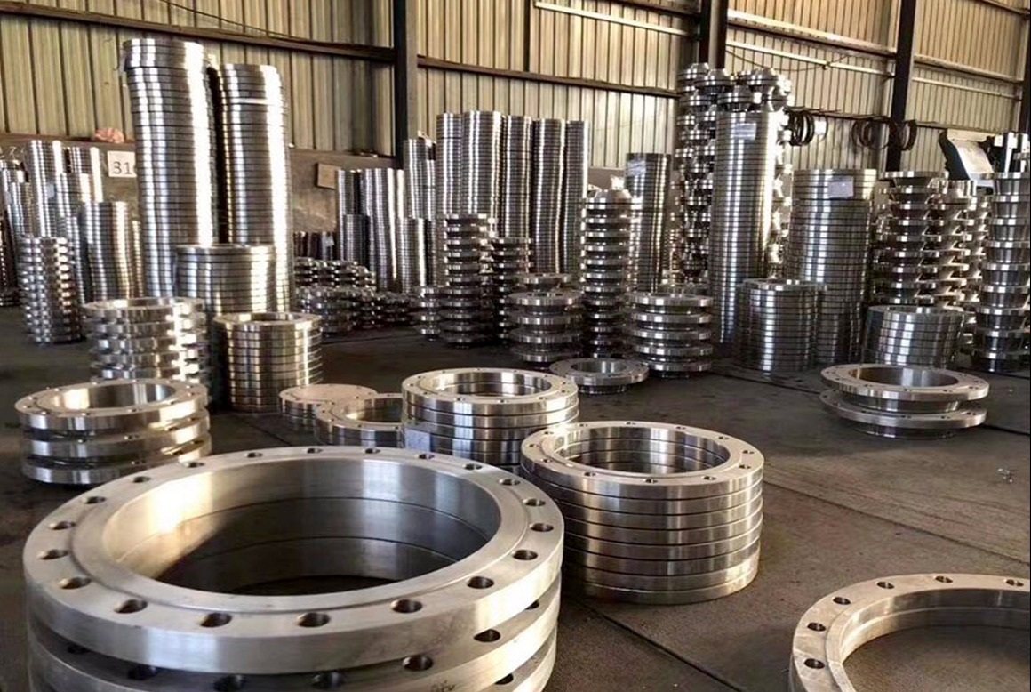 Việc làm sạch mặt bích cần thực hiện định kỳ để đảm bảo hiệu suất kết nối luôn ổn định.