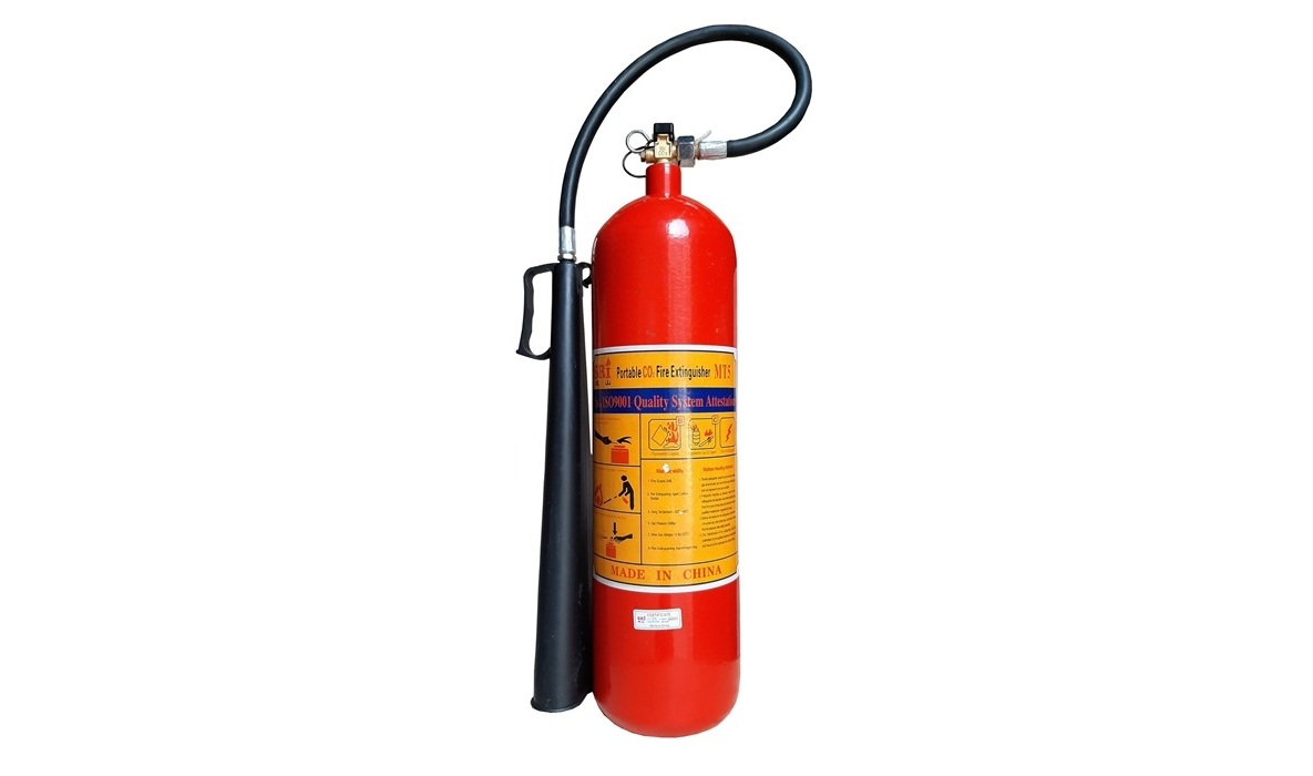 Bình chữa cháy CO2 5kg là thiết bị được dùng phổ biến trong nhiều công trình hiện đại