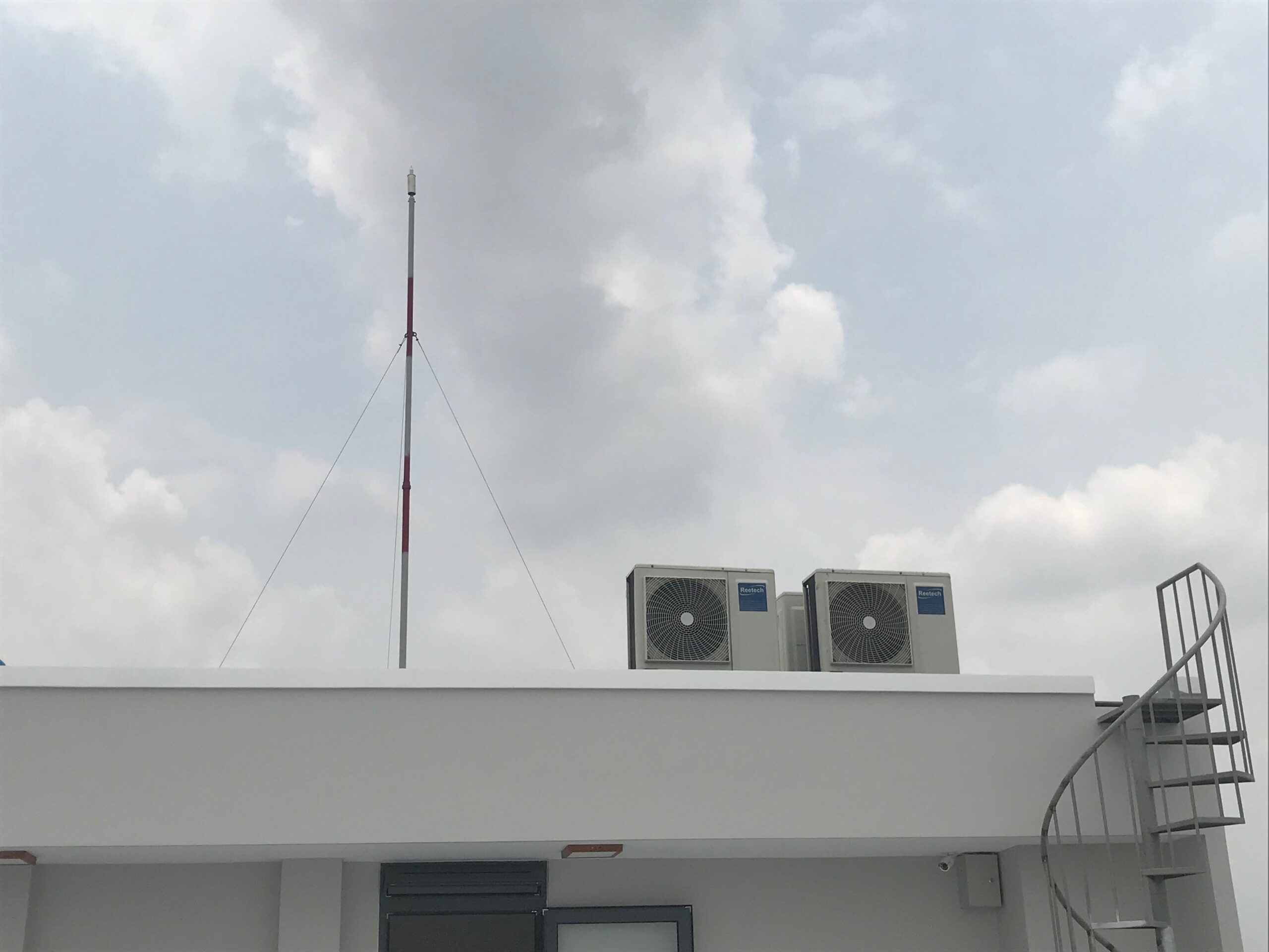 Việc lựa chọn kim thu sét chính hãng giúp đảm bảo độ bền và hiệu quả sử dụng lâu dài