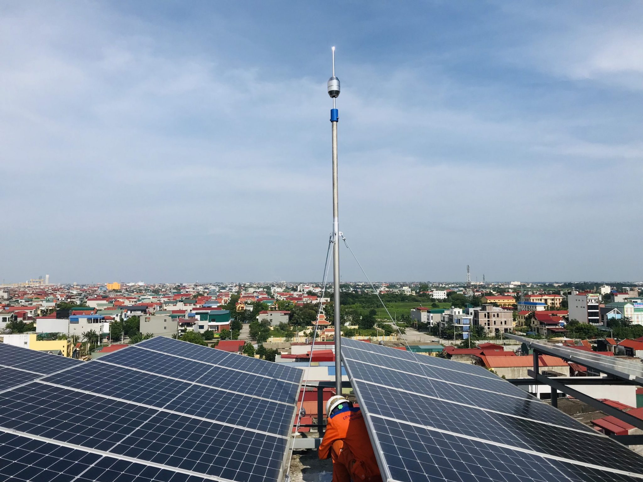 Khi lựa chọn kim thu sét, cần đánh giá điều kiện thời tiết đặc thù tại khu vực lắp đặt cụ thể