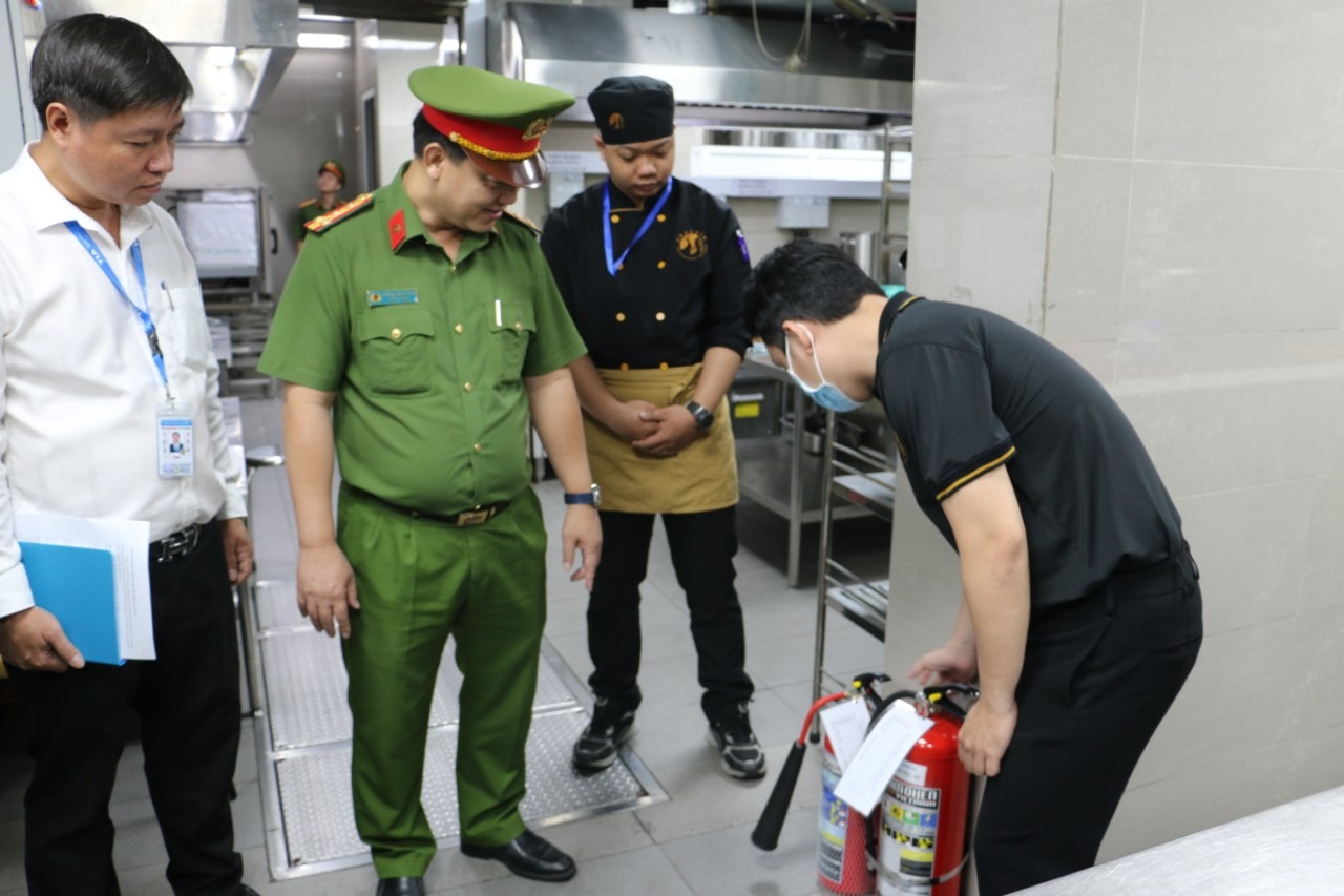 Khi lựa chọn bình chữa cháy, người dùng cần chú ý đến chứng nhận kiểm định an toàn rõ ràng