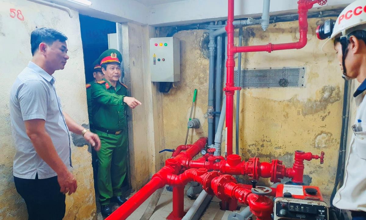 Vệ sinh toàn bộ máy bơm định kỳ