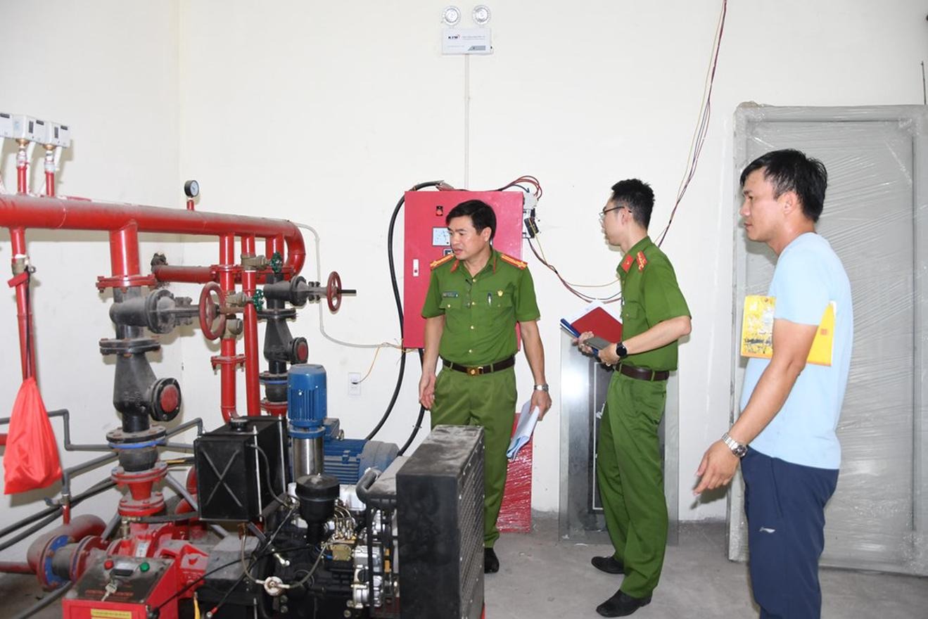Kiểm tra hệ thống điện và động cơ diesel