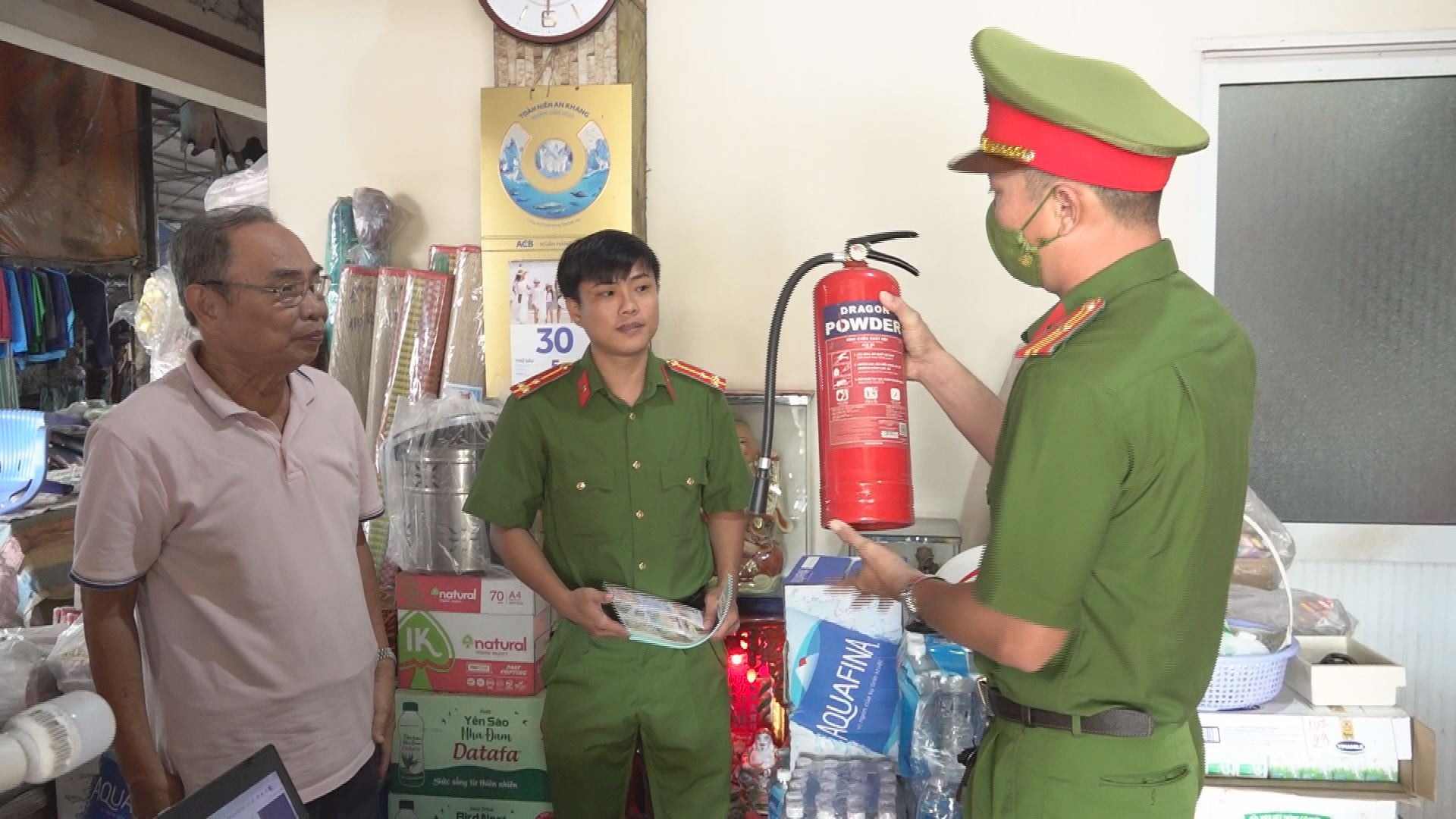 Bình chữa cháy là thiết bị bắt buộc phải tuân thủ nghiêm ngặt các tiêu chuẩn kiểm định an toàn