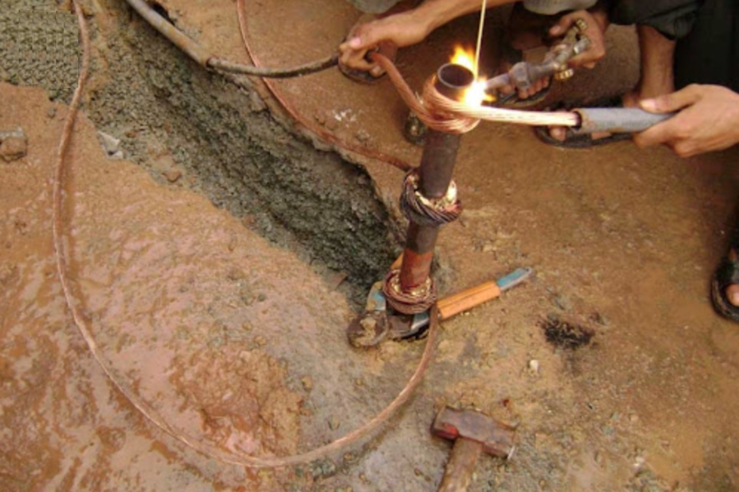 Thiết bị tiếp địa và phụ kiện chống sét