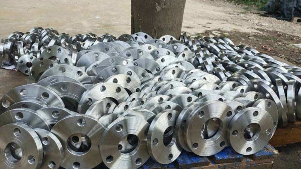 Việc lắp đặt mặt bích đúng kỹ thuật giúp đảm bảo an toàn và độ bền cho hệ thống ống