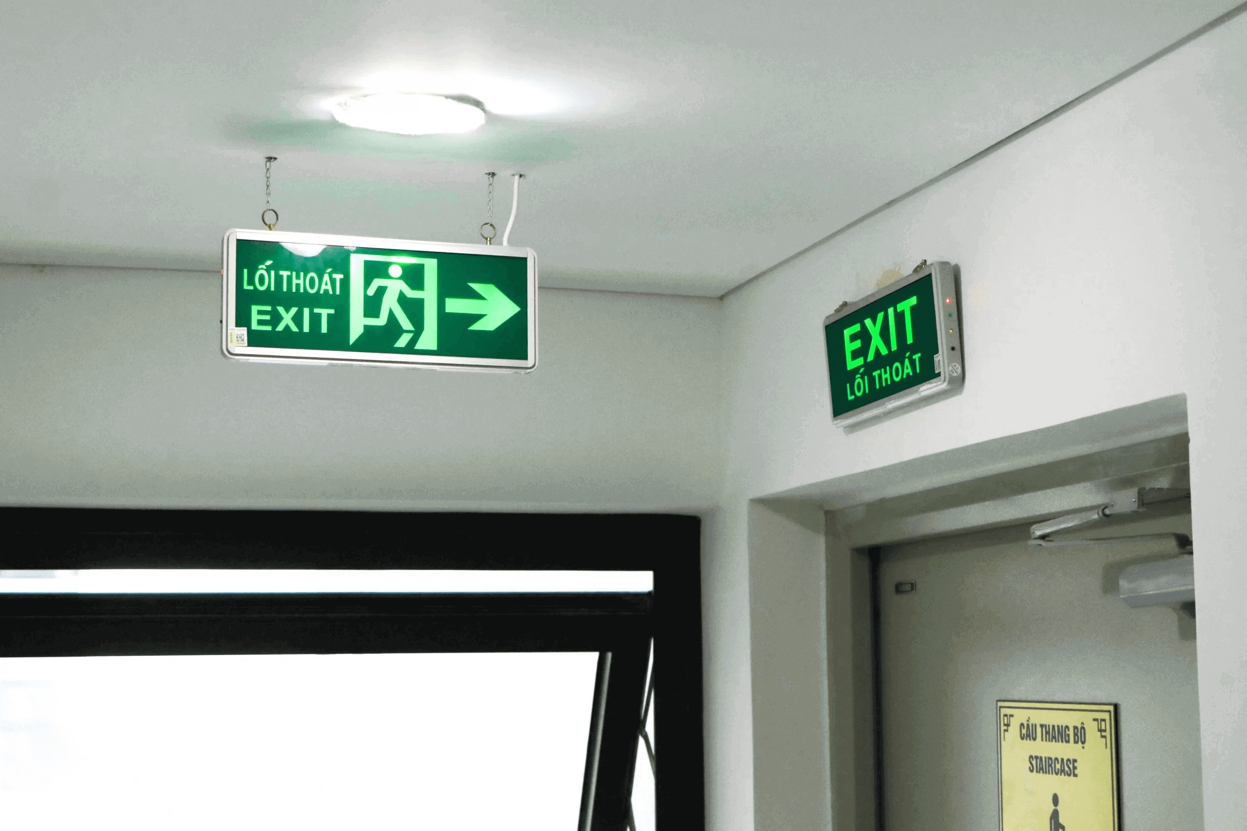 Vị trí lắp đặt đèn thoát hiểm không được tùy tiện, cần đảm bảo tính hiệu quả tối đa