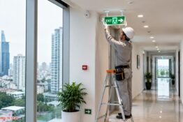 Lý do nên lắp đặt đèn exit cho tòa nhà cao tầng
