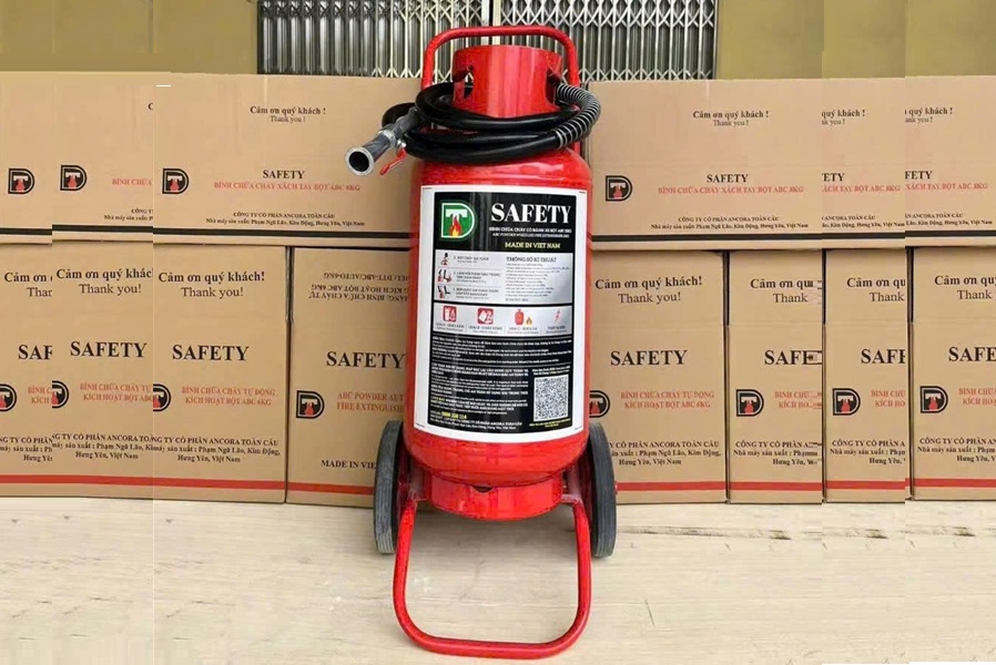 Khi kích hoạt, van mở cho phép chất chữa cháy phun ra mạnh mẽ dập tắt lửa