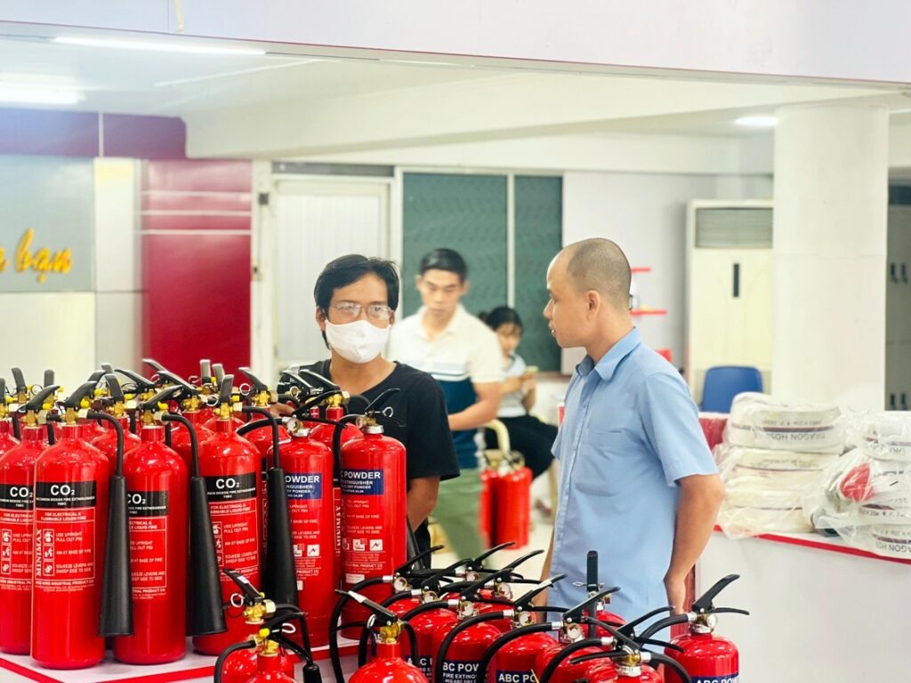 Việc sử dụng bình chữa cháy Bộ Công An đúng cách giúp giảm thiểu thiệt hại đáng kể