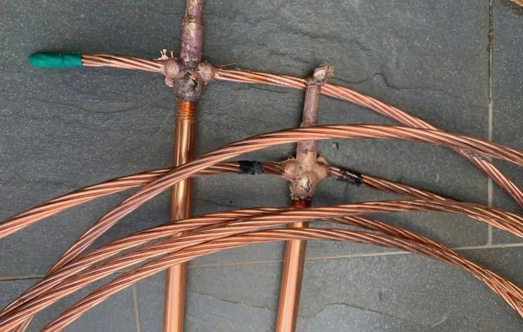 Dây thoát sét dẫn dòng xuống đất