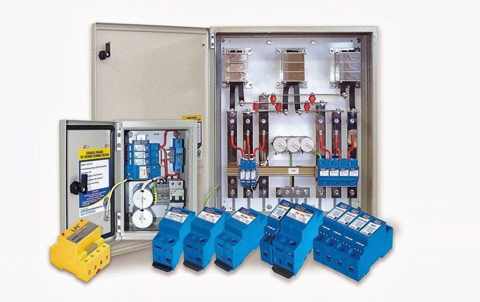 Tủ chống sét lan truyền tổng nhánh bảo vệ toàn bộ hệ thống điện quan trọng