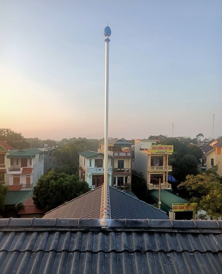 Kim thu sét sử dụng hợp kim cao cấp tăng tuổi thọ và giảm hư hỏng