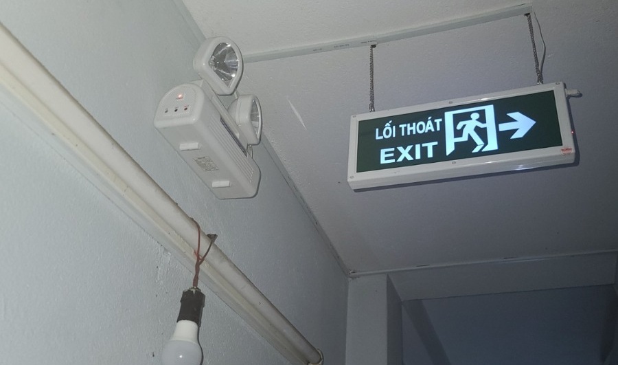 Bảng báo giá các loại đèn chiếu sáng sự cố mới nhất 2026