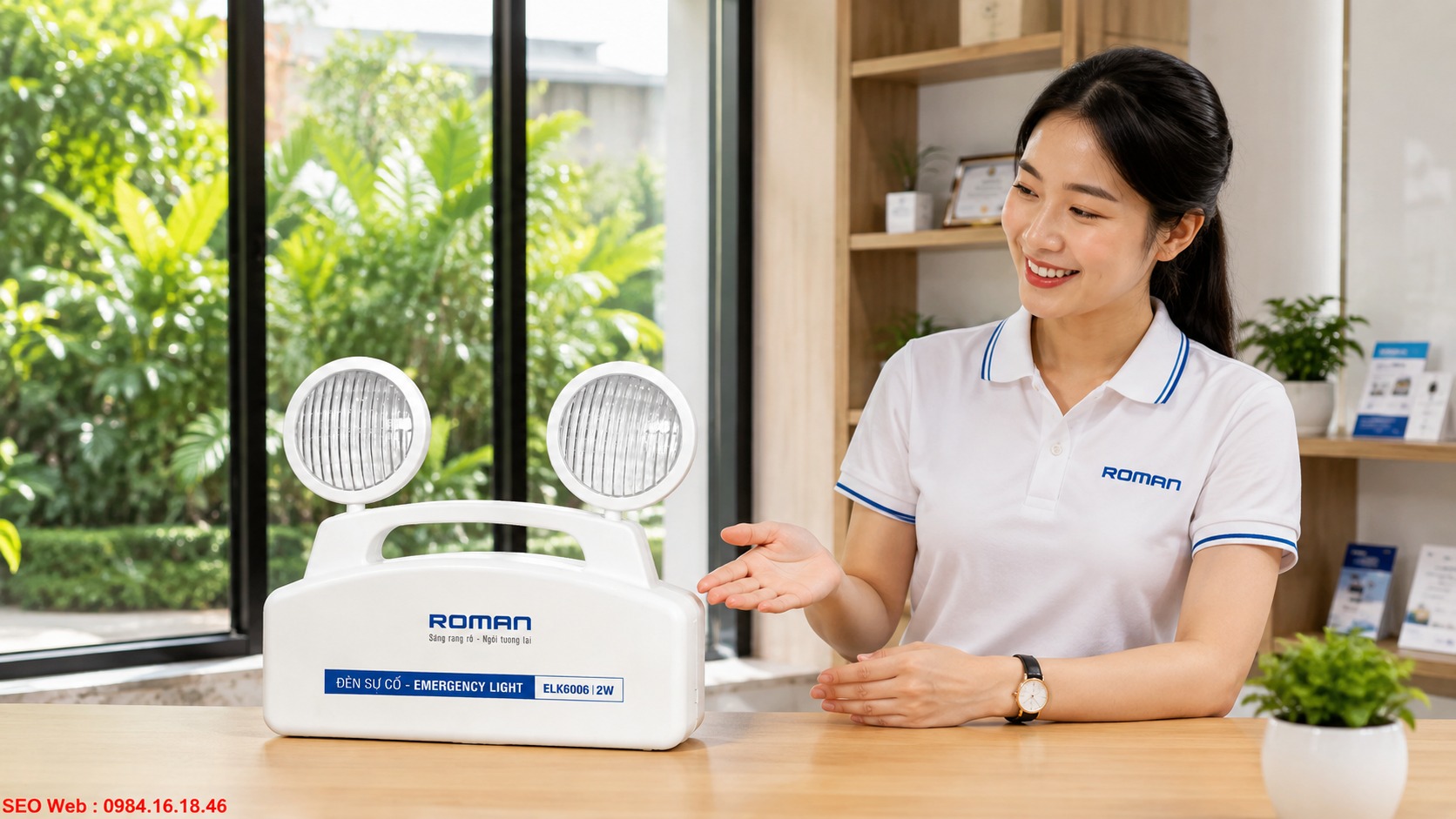Đèn sự cố Roman phát ánh sáng rõ, hỗ trợ di chuyển an toàn